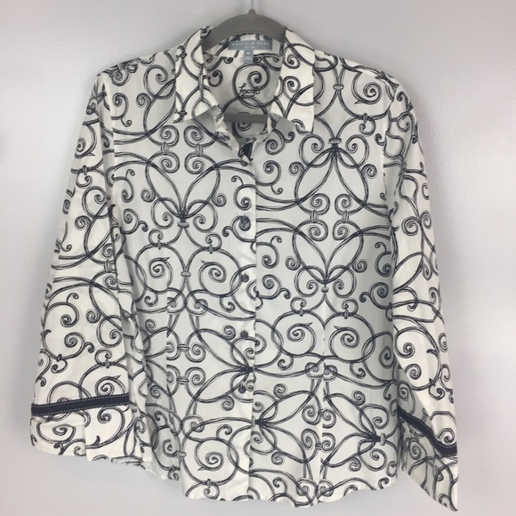 Foxcroft Tops - 🌻Long sleeve button down swirl top fitted
